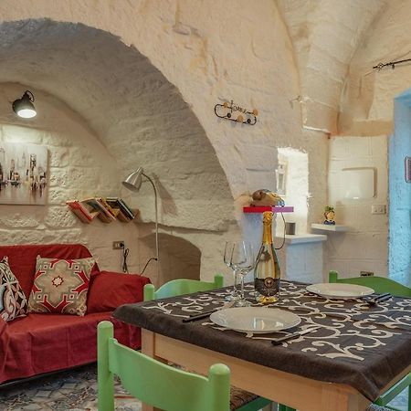 Casa Vacanze “House On The Left” Ceglie Messapica Exteriör bild