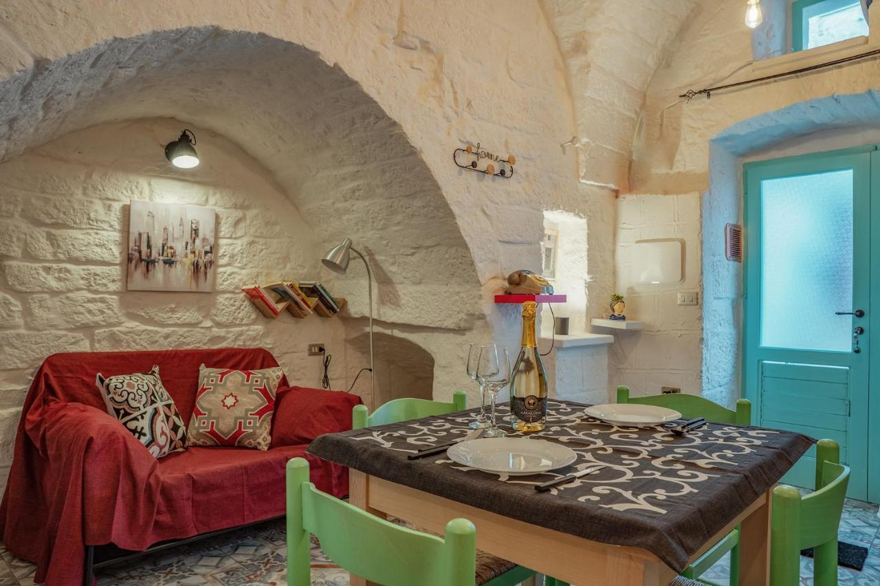 Casa Vacanze “House On The Left” Ceglie Messapica Exteriör bild